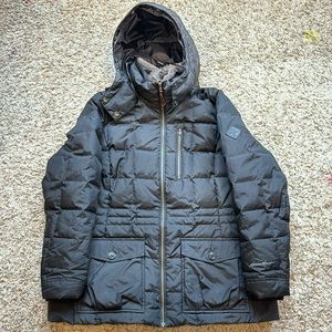Women’s Eddie Bauer winter jacket. Excellent condition!